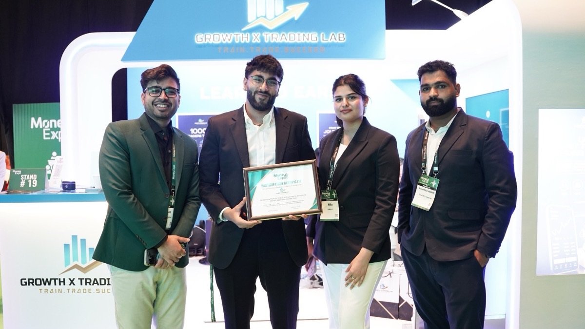 The GrowthX team with their Money Expo participation certificate